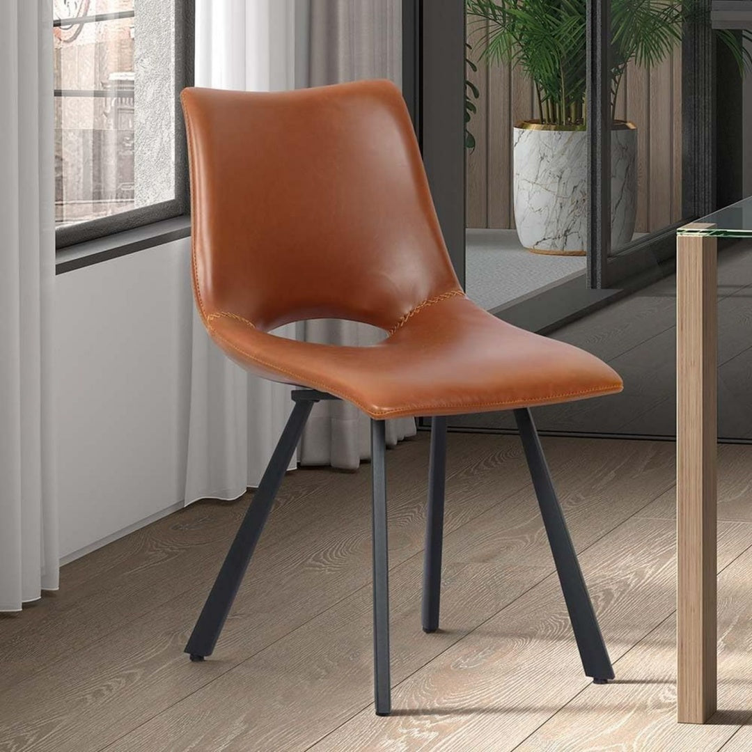 Stuhl mit Metallgestell in Lederoptik